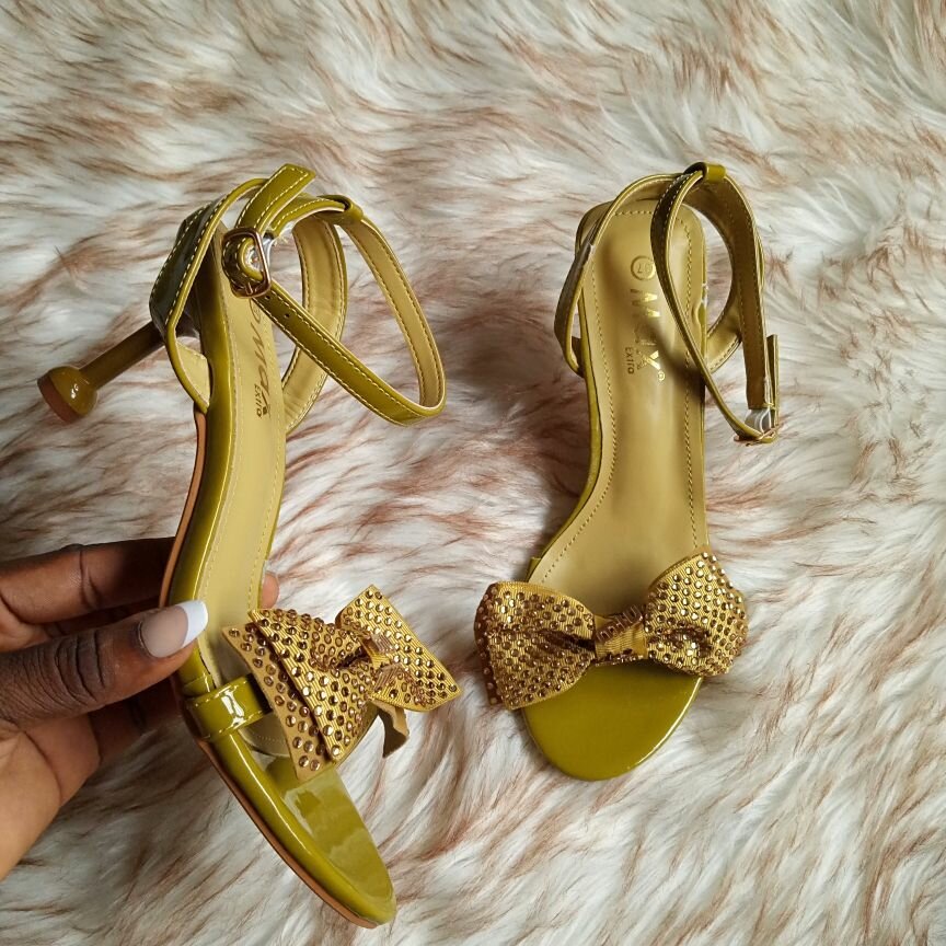 Ankle strap heeled sandals