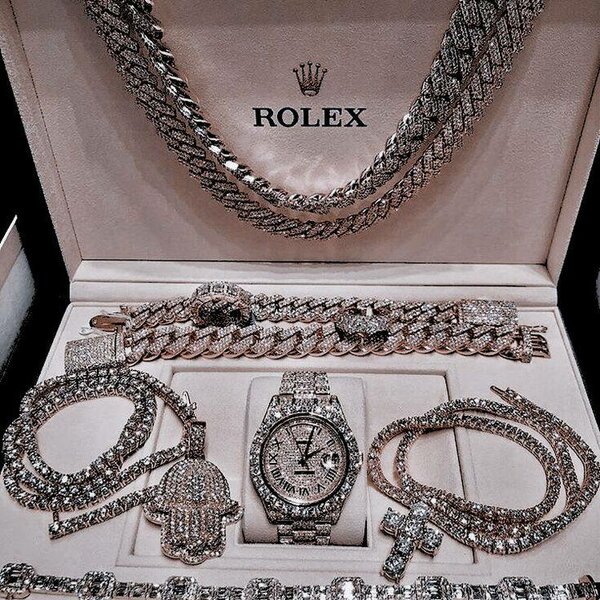 Montre Rolex et Bijoux en Diamant