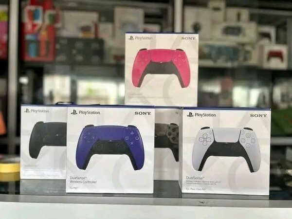 Manettes PS5 DualSense Variées