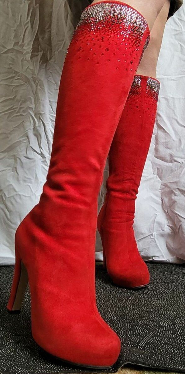 Красные сапоги -туфли, классного качества