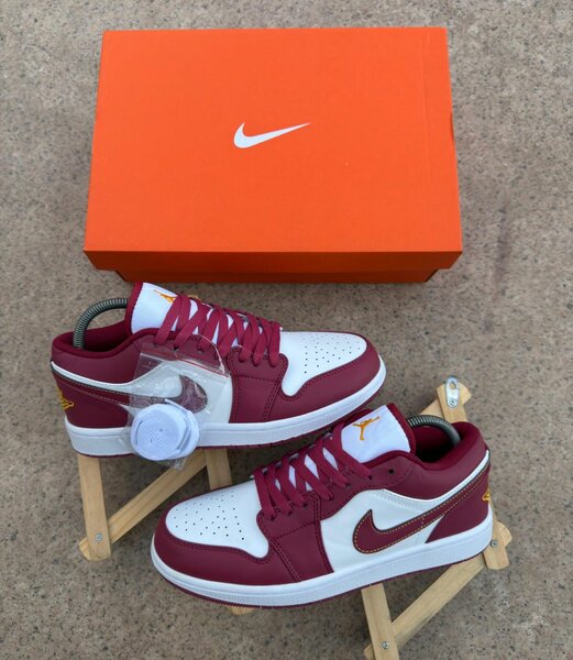 Sneakers rouges Nike élégants