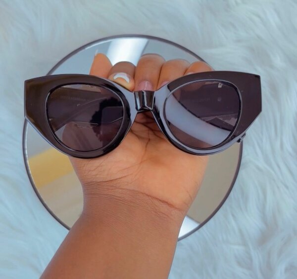 Lunettes de Soleil Élegantes