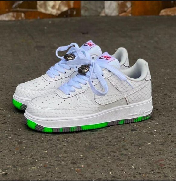 NIKE AIRFORCE CLASSIC