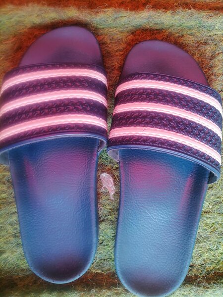 Chaussures femme et homme.