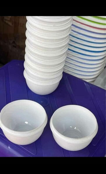 Bols empilables en plastique