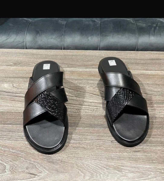 Sandales en cuir noir homme