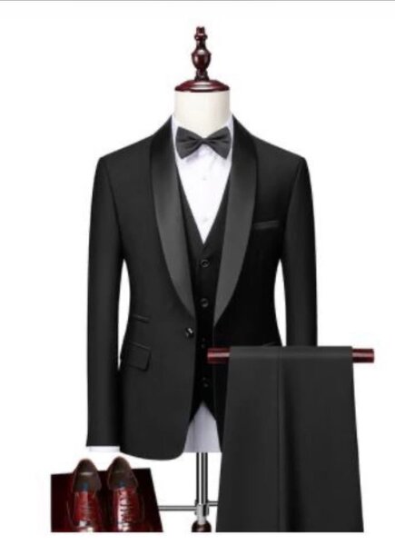 Costume élégant trois pièces homme