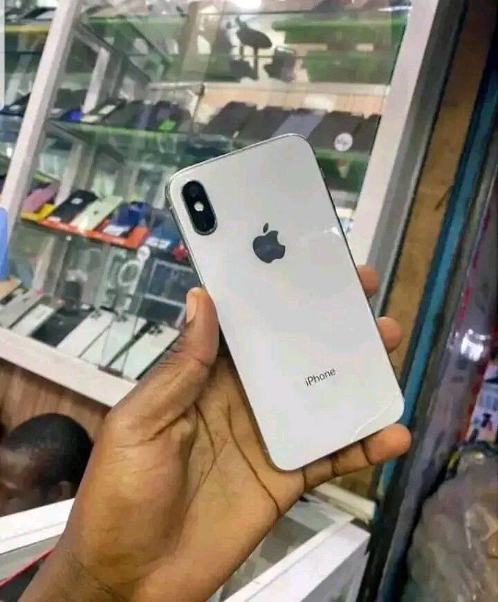 iPhone X casi neuf