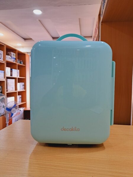 Brand new Decakila 4.0 litres mini fridge