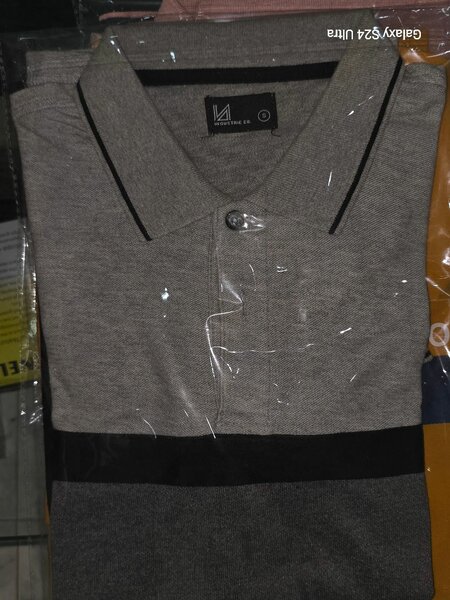 Polo gris élégant homme