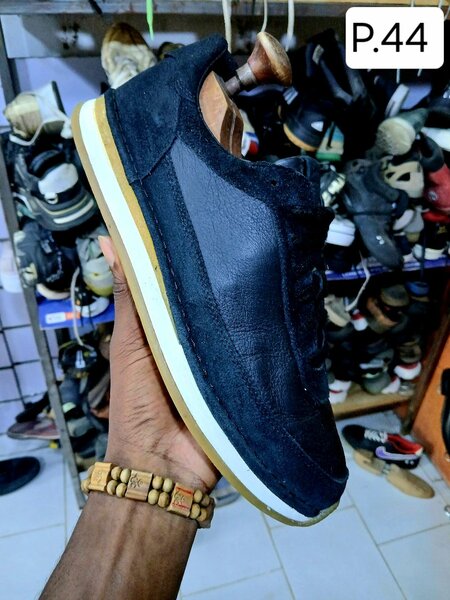 Chaussures basses en cuir noir