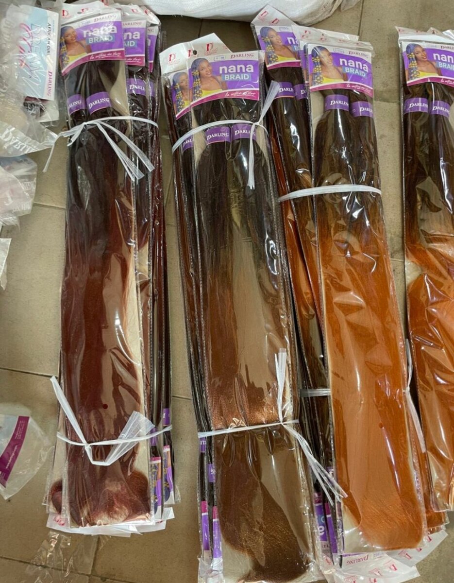 Cheveux synthétiques colorés