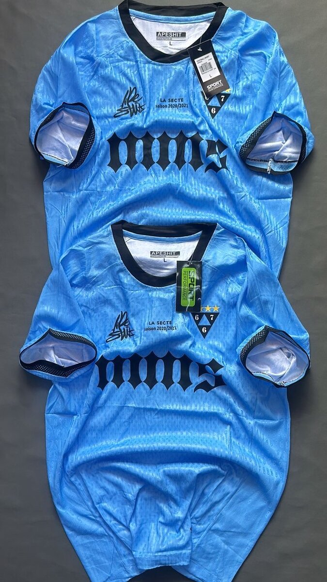 Maillots de football colorés