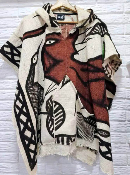 Poncho artisanal en laine africaine