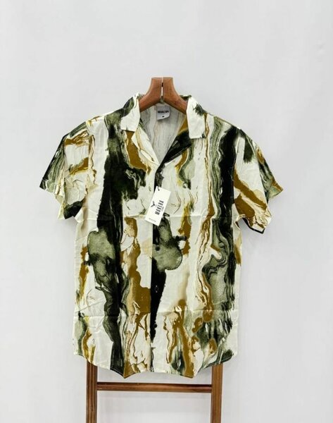 Chemise à motifs abstraits