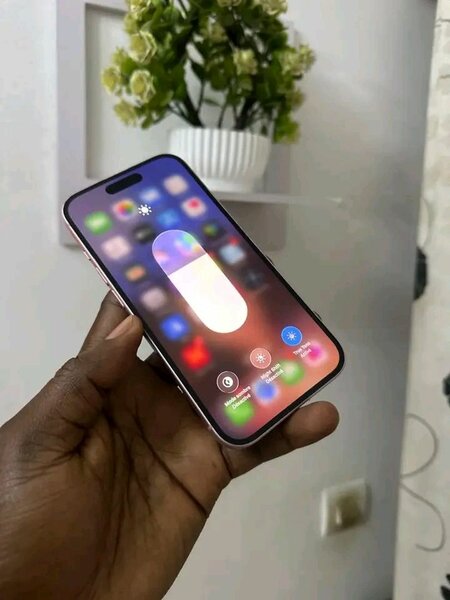 iPhone 15 Rose reconditionné