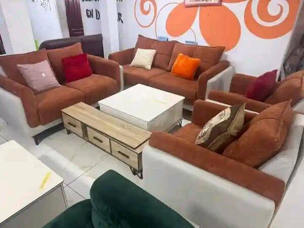 Canapé moderne en cuir marron