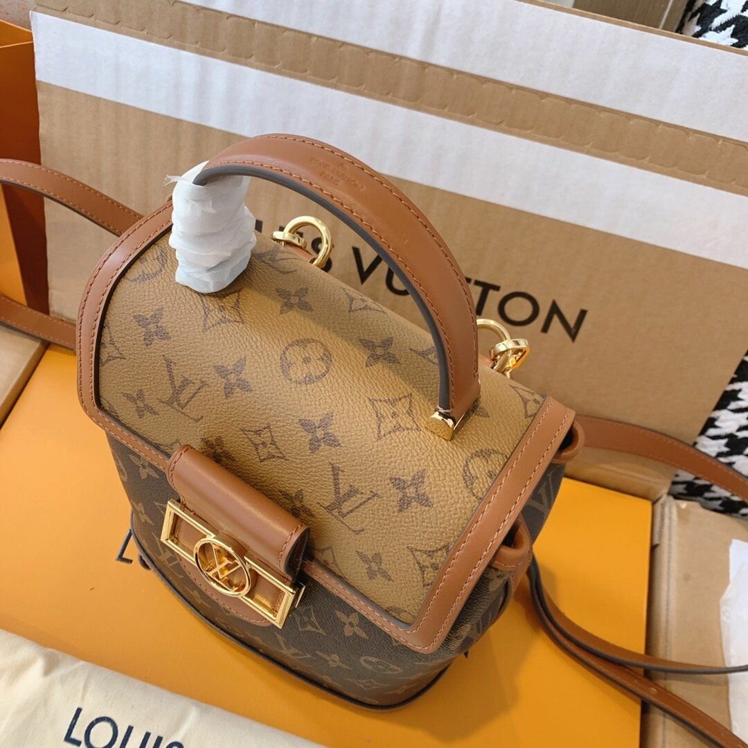 Luvion vuitton chic bag