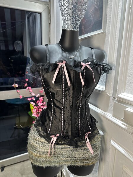 Corset bustier noir avec dentelle