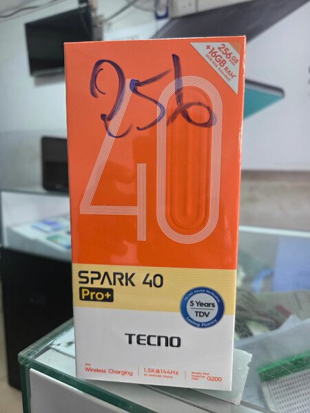 Spark 40 pro + 256