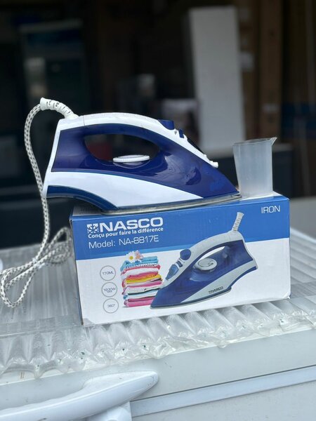 Fer à repasser Nasco vapeur