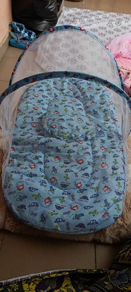 Lit Bébé avec Moustiquaire