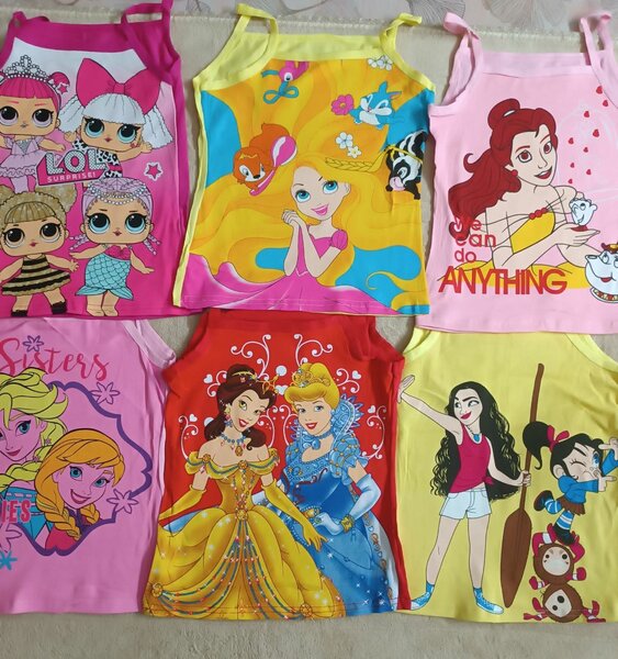 Débardeurs enfants imprimés princesse