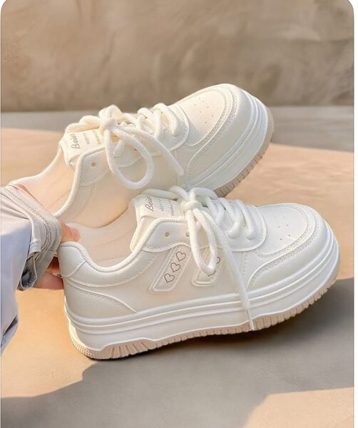 Chaussures blanches épaisses pour femmes