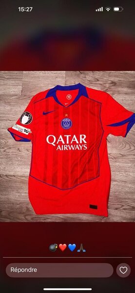 Maillots de football colorés