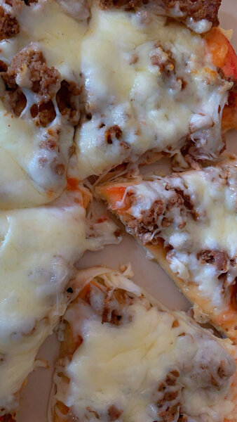 Pizza fromage et viande