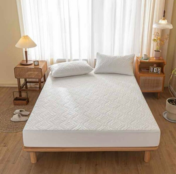 Waterproof mattress cover