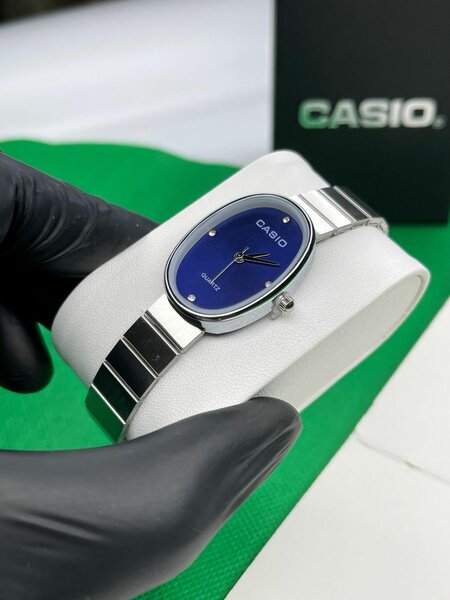 Montre Casio classique élégante