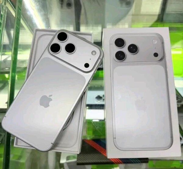 iPhone 15 Pro Gris Neuf