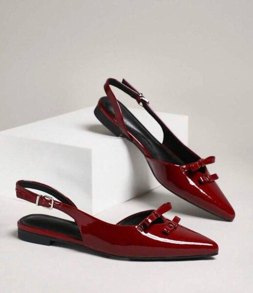 Sandales à talons aiguille