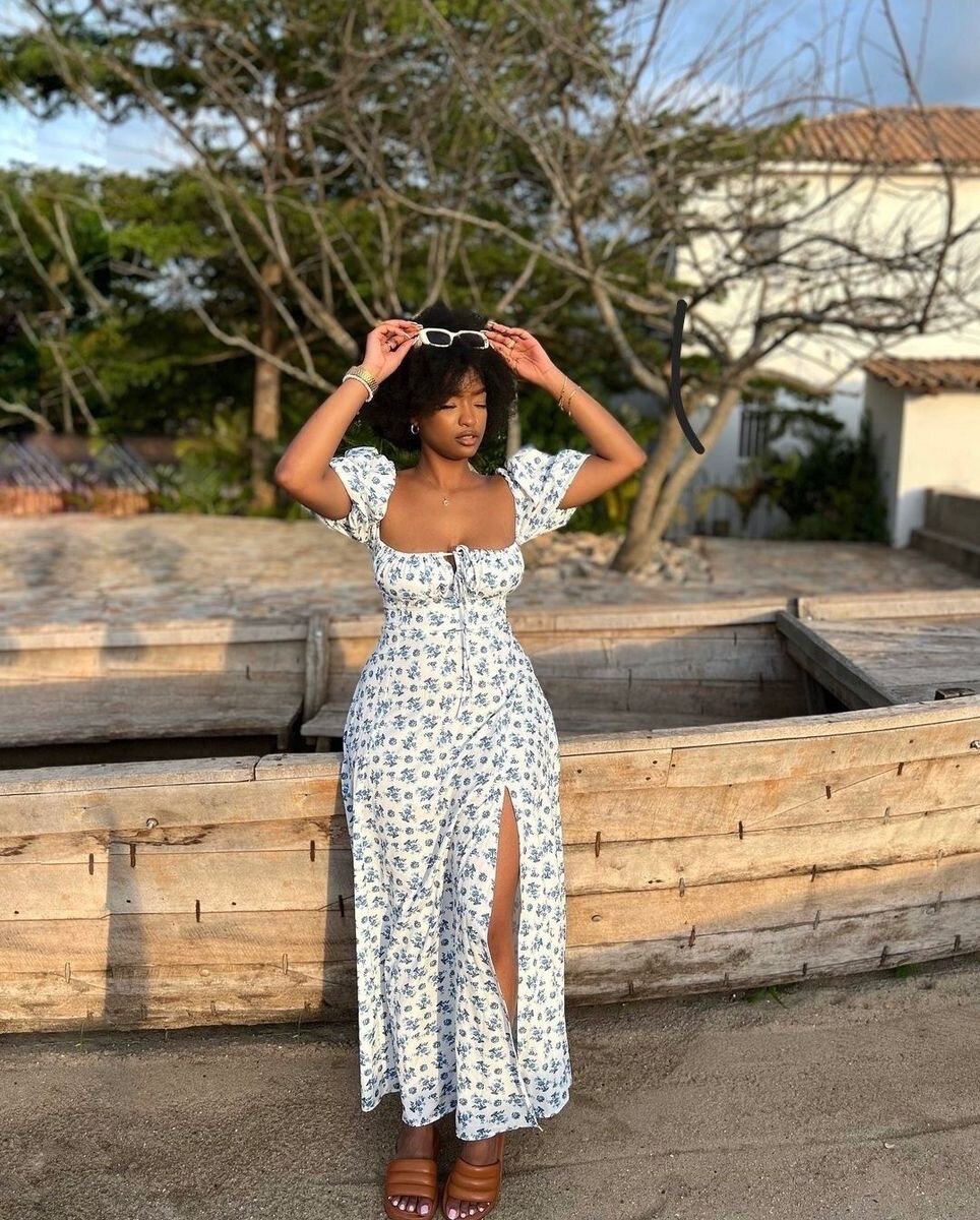 Robe asymétrique rose élégante