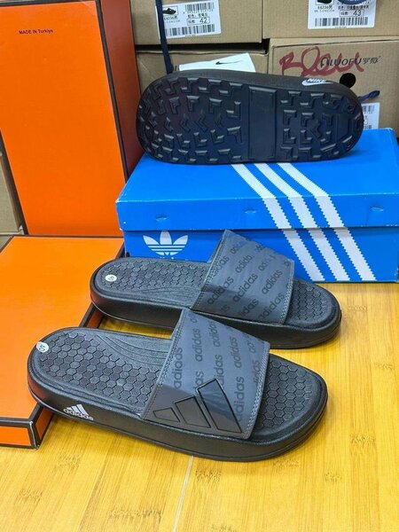 Claquettes unisexes Adidas