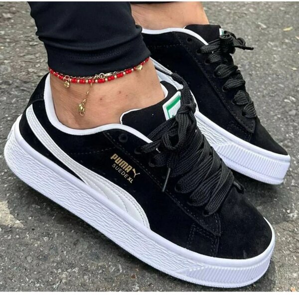 Baskets en daim noir tendance