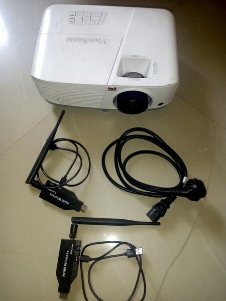 Rent Projector + 50m Wireless Hdmi + Tripod Screen