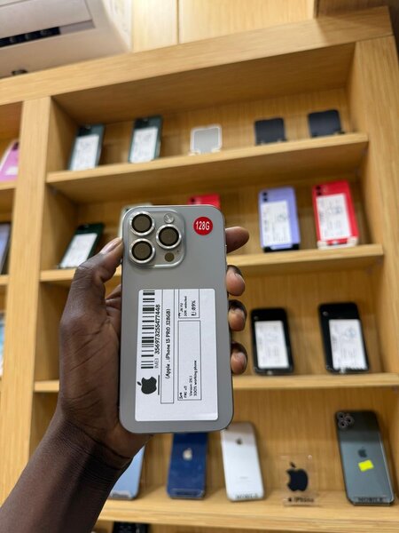 iPhone 15 pro 128Giga
