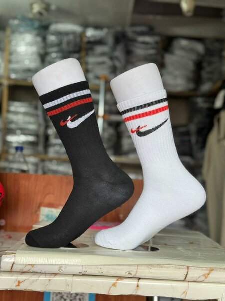 3 chaussette à 2500