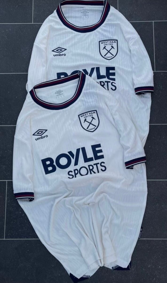 Maillots classiques de football