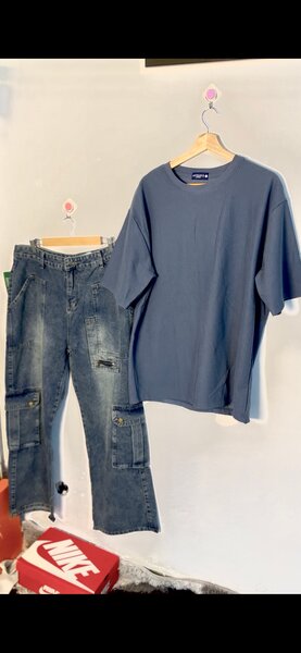 T-shirt et jeans pour homme