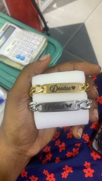 Customized chain bracelets