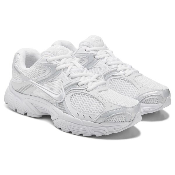 Baskets blanches élégantes