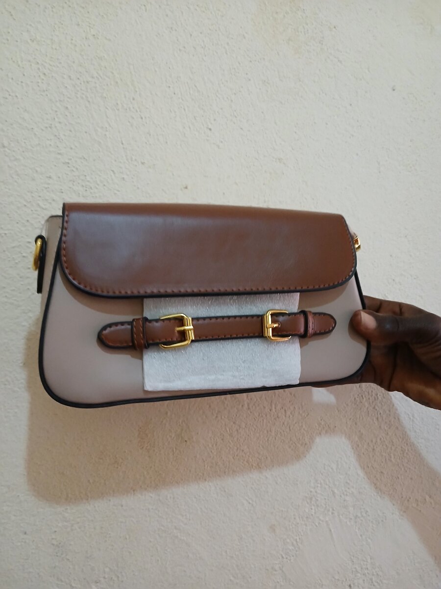 Sac à main moderne en cuir