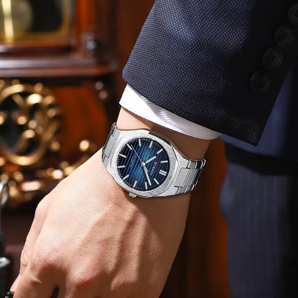 Montre Bracelet en Acier