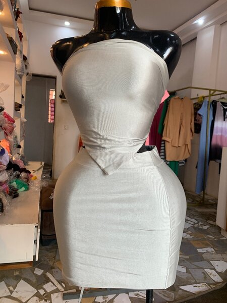 Robe Élegante sans Bretelles