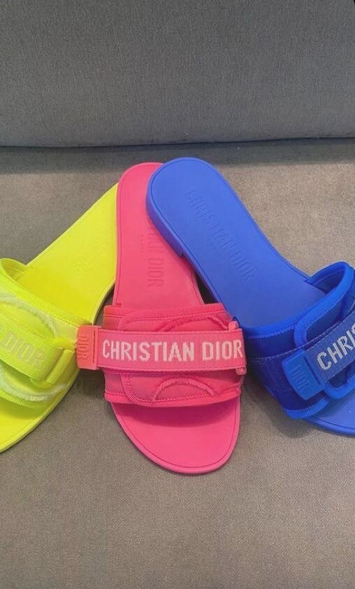 Christian Dior flat slides