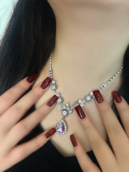 Колье с фиолетовым камнем