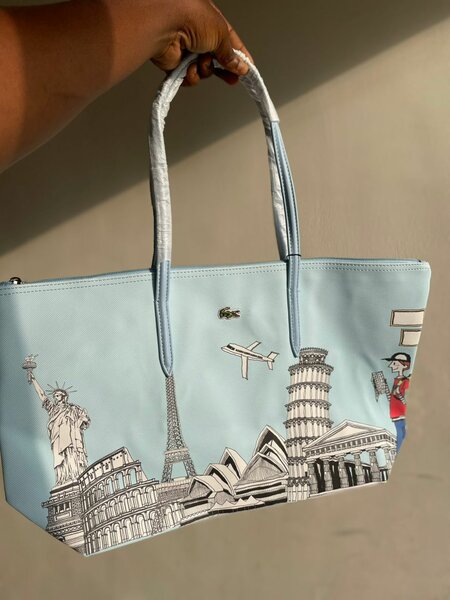 Sac à main stylistique en cuir